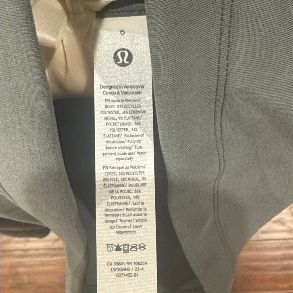 NWT Lululemon Softstreme Cinch-Waist Jacket Smoked Spruce Size 6 - Picture 10 of 15